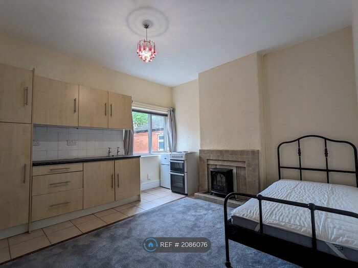 Studio To Rent In Drayton Rd, Kings Heath, B14