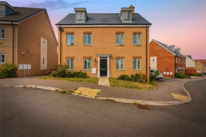5 Bedroom Detached House For Sale In Hutchinson Rise, Potton, Sandy, Bedfordshire, SG19