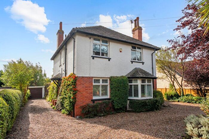 4 Bedroom Detached House For Sale In Moorland View, Harrogate, HG2