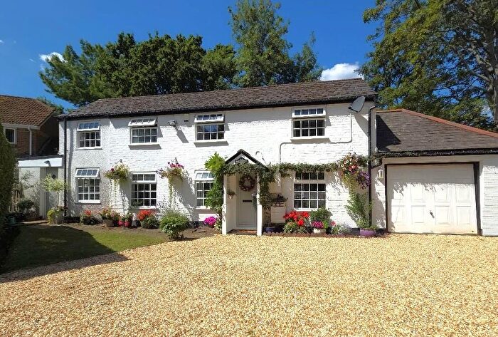 3 Bedroom Cottage For Sale In High Street, West End, Southampton, SO30