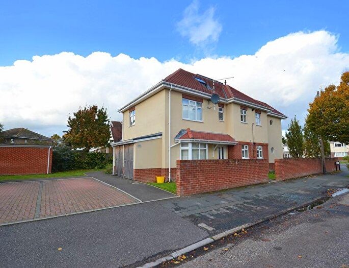 2 Bedroom Flat To Rent In Castle Lane West, Bournemouth, BH8