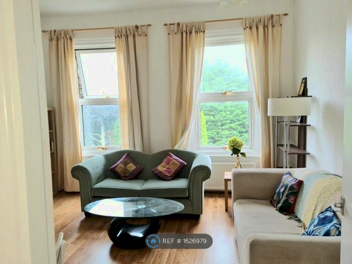 2 Bedroom Flat To Rent In Mapesbury Road, London, NW2