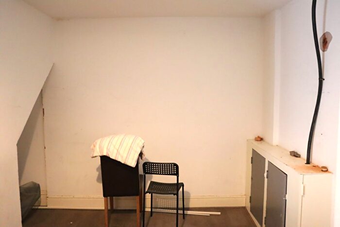 4 Bedroom Flat To Rent In Rosebery Street, Leicester, LE5