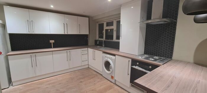 3 Bedroom Terraced House To Rent In Lansbury Avenue, Chadwell Heath RM6