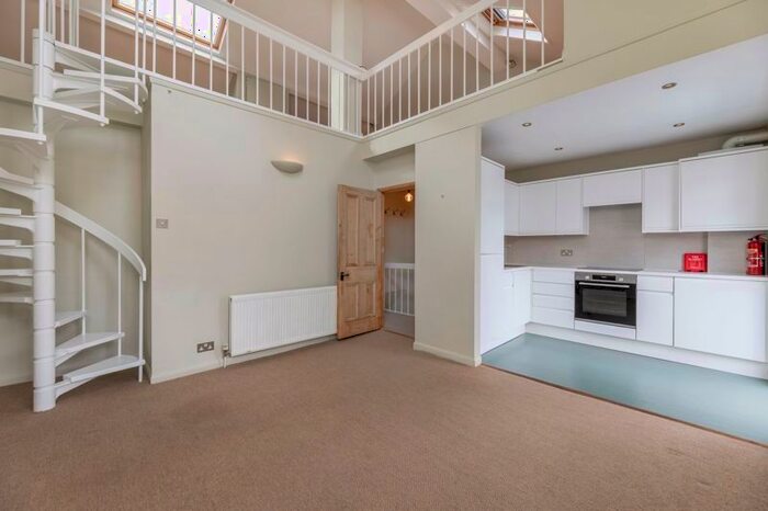 2 Bedroom Maisonette To Rent In St. Stephens Avenue, London, W12