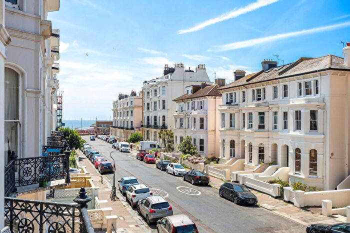 1 Bedroom Flat To Rent In St. Aubyns, Belmont House, BN3