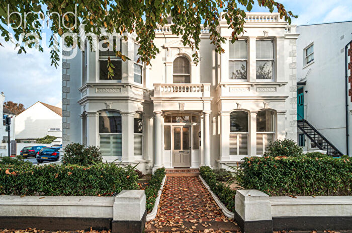 2 Bedroom Flat To Rent In Westbourne Villas, Hove, East Sussex, BN3