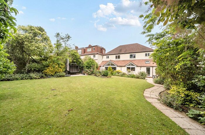 5 Bedroom House For Sale In Manor Road, Barnet, EN5