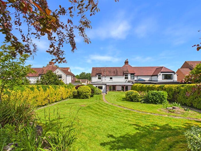 5 Bedroom Semi-Detached House For Sale In The Wheatridge East, Upton St. Leonards, Gloucester, GL4