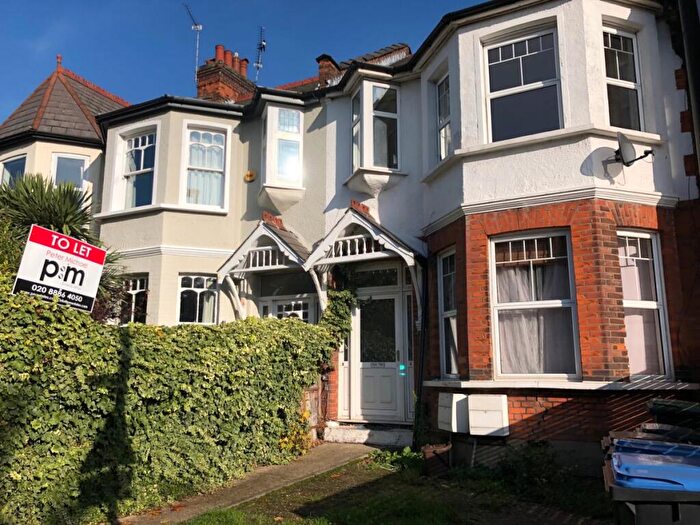 2 Bedroom Flat To Rent In Hazelwood Lane, Palmers Green, N13