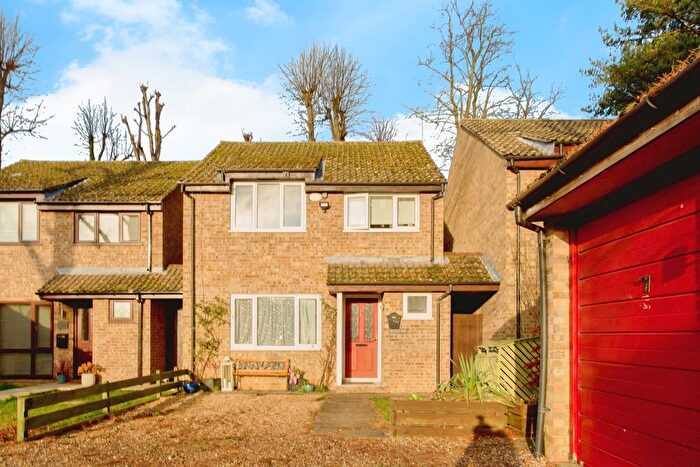 3 Bedroom Detached House For Sale In Centre Drive, Newmarket, CB8