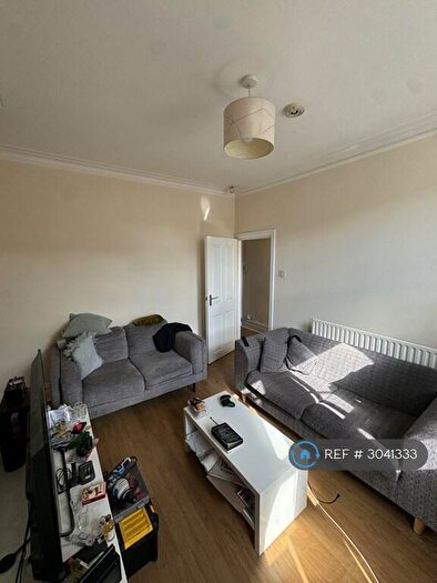 4 Bedroom Terraced House To Rent In Salisbury Grove, Leeds, LS12