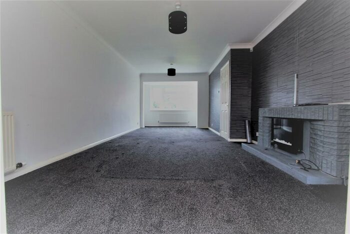 4 Bedroom Semi-Detached House To Rent In Lipsham Close, Banstead, SM7