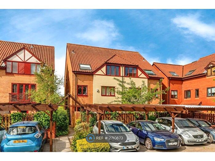 2 Bedroom Flat To Rent In Canada Way, Bristol, BS1