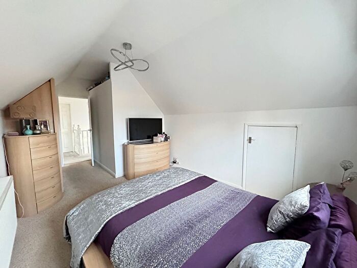 4 Bedroom Detached House For Sale In Glebe Crescent, Kenilworth, CV8