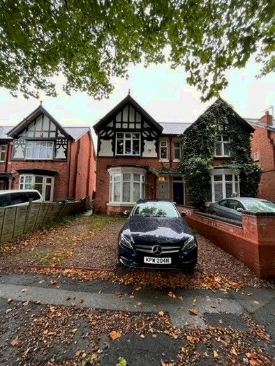 4 Bedroom Semi-Detached House To Rent In Arden Road, Birmingham, B27