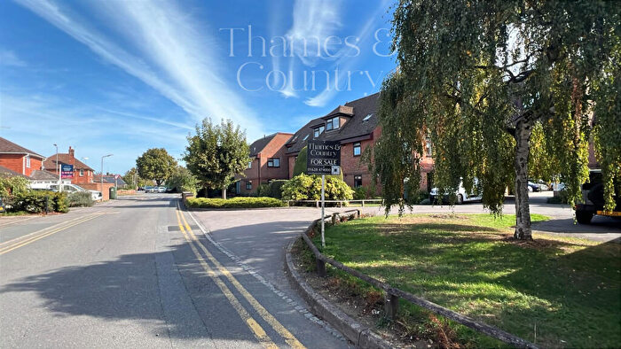 1 Bedroom Flat For Sale In Laurance Court Sqft Luxery Size Bedroom Marlow - Share Of Freehold - Chain Free Parking, SL7