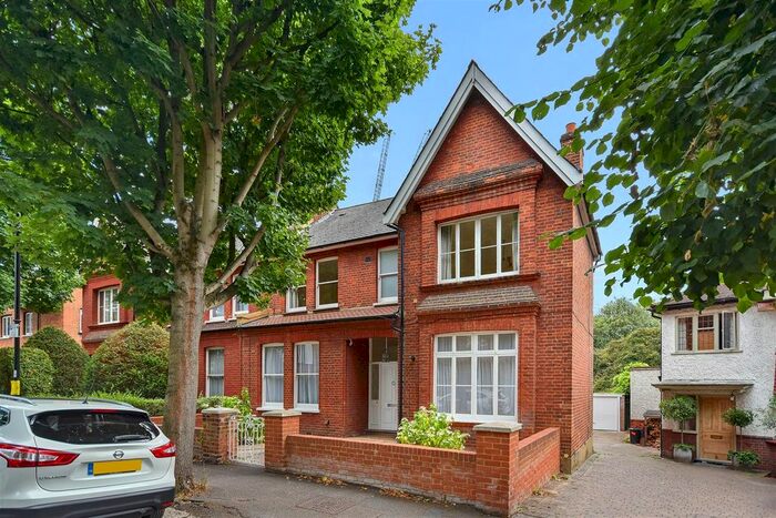 4 Bedroom Property To Rent In Heathfield Road, Acton, London, W3