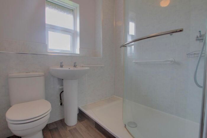 2 Bedroom Bungalow For Sale In Rookwood View, Denmead, PO7