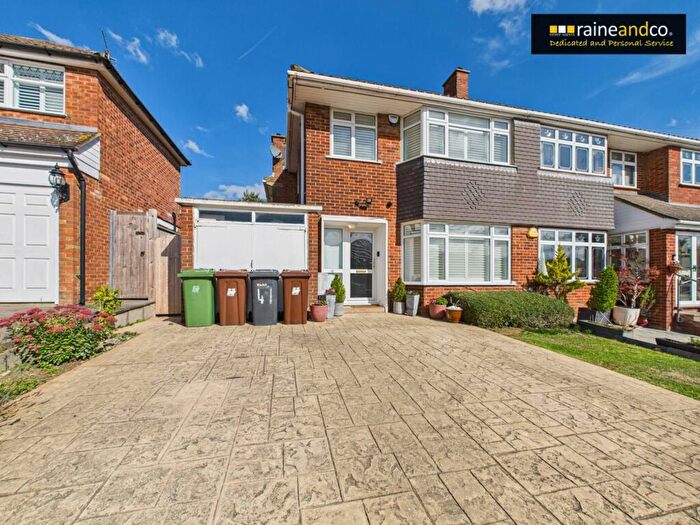3 Bedroom Semi Detached House For Sale In Torrington Drive, Potters Bar, EN6