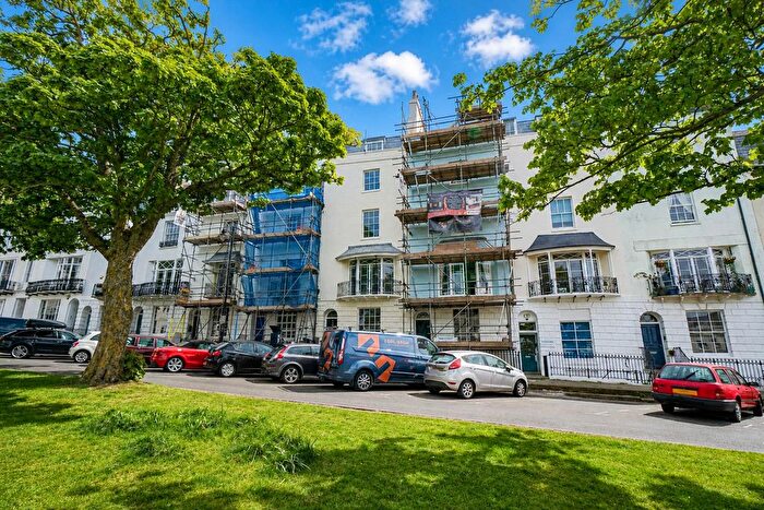 1 Bedroom Flat For Sale In Wellington Square, Hastings, TN34