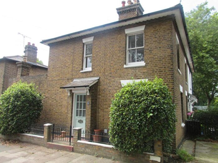 2 Bedroom Semi-Detached House To Rent In Milton Place, Southend On Sea, SS1