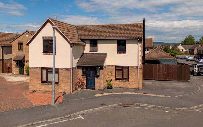 4 Bedroom Detached House For Sale In Magister Road, Melksham, SN12