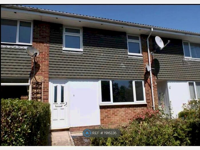 3 Bedroom Terraced House To Rent In Sugar Loaf Walk, Folkestone, CT19