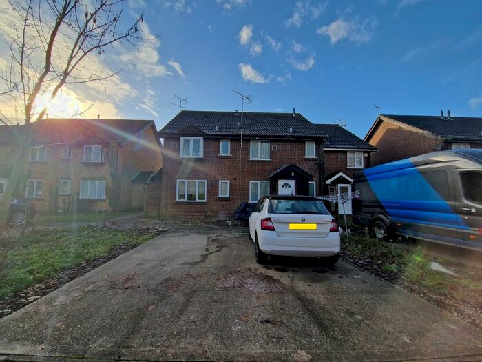 1 Bedroom Terraced House To Rent In Albany Park, Slough, SL3