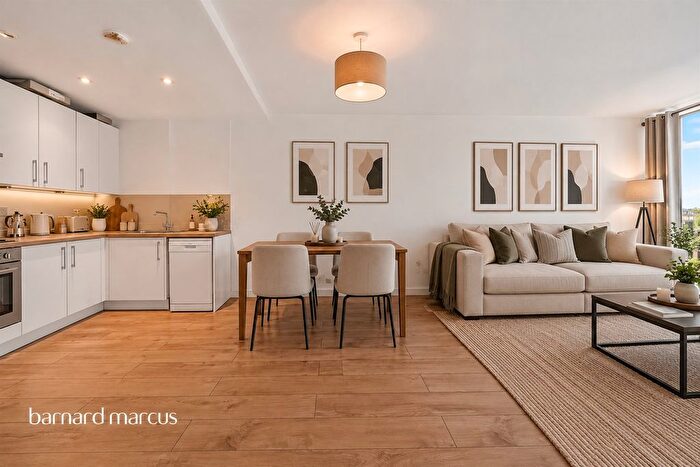 2 Bedroom Flat For Sale In Saffron Central Square, Croydon, CR0