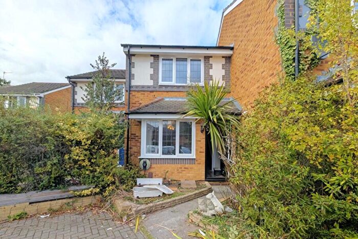 2 Bedroom Terraced House To Rent In Woking, Surrey, GU24