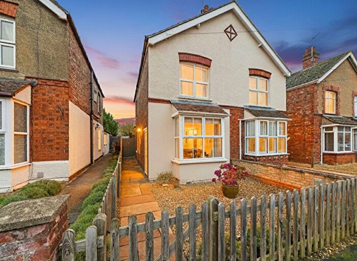 3 Bedroom Semi-Detached House For Sale In Doughty Street, Stamford, PE9