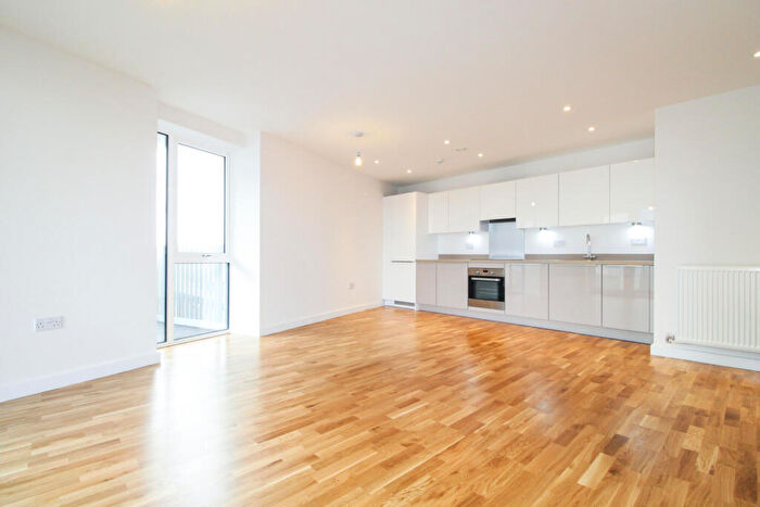 2 Bedroom Flat To Rent In Crossways, Windsor Road, Slough, SL1