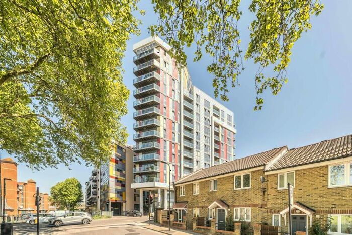 3 Bedroom Flat To Rent In Homerton Road, Hackney Marshes, E9