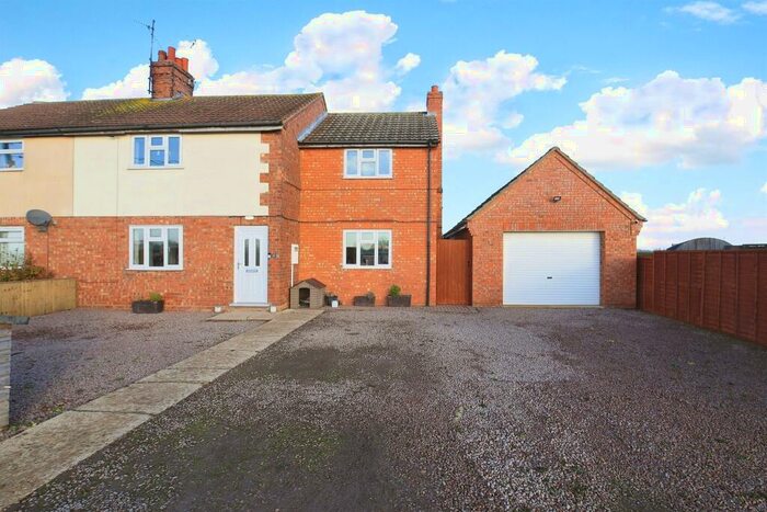 4 Bedroom Semi-Detached House For Sale In Scoldhall Lane, Surfleet, Spalding, PE11