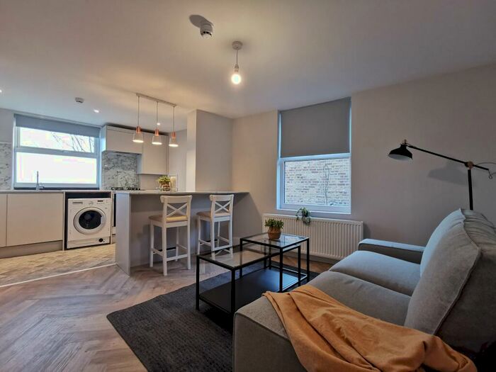 2 Bedroom Apartment To Rent In High Road, Willesden, NW10
