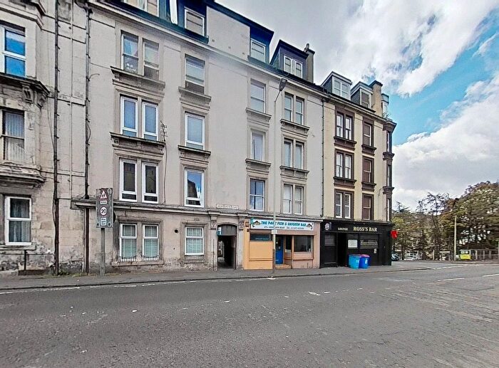 3 Bedroom Flat To Rent In Arbroath Road, Baxter Park, Dundee, DD4