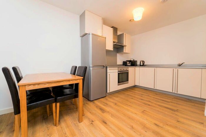 3 Bedroom Flat To Rent In Highgate Road, London, NW5