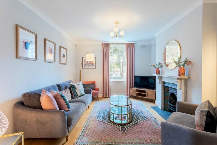 2 Bedroom Flat To Rent In Lisson Grove, London, NW1