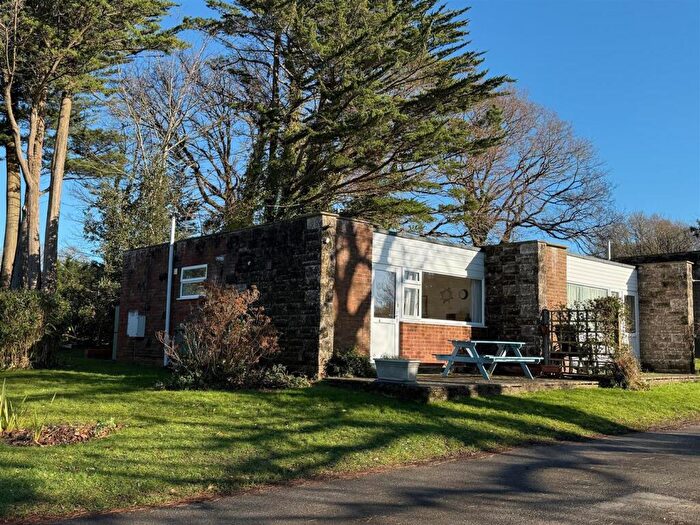 2 Bedroom Semi-Detached Bungalow For Sale In Gurnard Pines, Cowes, PO31