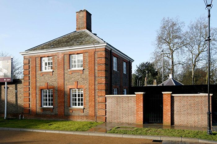 2 Bedroom Flat To Rent In Vitali Close, London, SW15