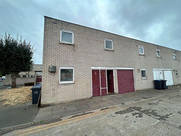 2 Bedroom End Terrace House For Sale In Portland Road, Mitcham, CR4