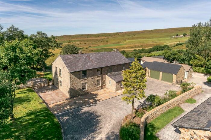 4 Bedroom Detached House For Sale In Monks Road, Glossop, SK13