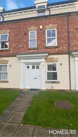 4 Bedroom Property To Rent In Chester High Road, Neston, CH64