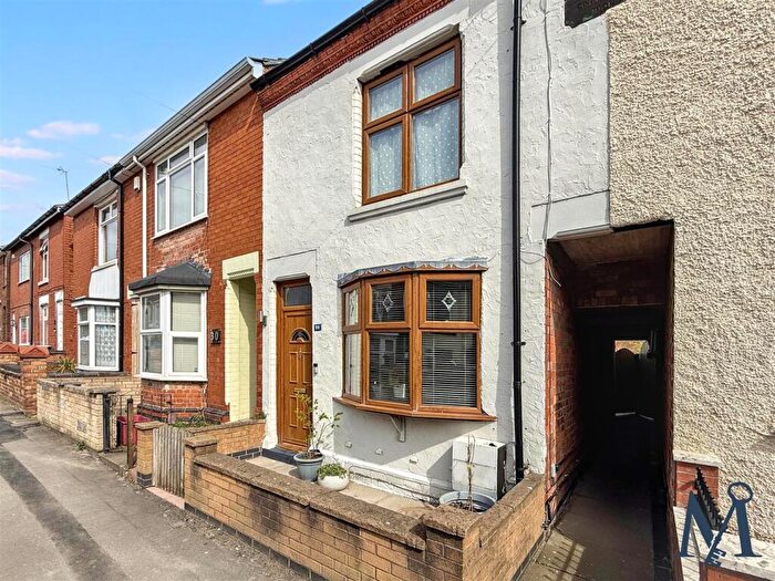 2 Bedroom Terraced House For Sale In Crescent Road, Hugglescote, Coalville, LE67