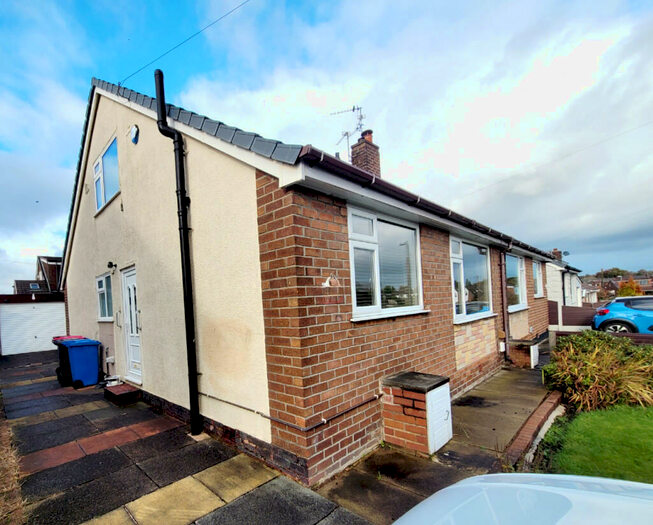 3 Bedroom Bungalow To Rent In Worcester Road, Swinton, M27