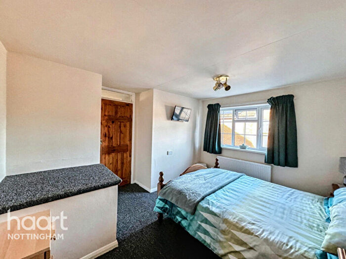 3 Bedroom Semi-Detached House For Sale In Newgate Street, Bingham, NG13