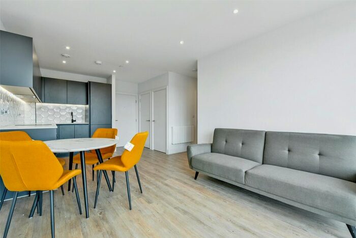 1 Bedroom Apartment To Rent In Aquifer House, Exploration Way, Slough, SL1