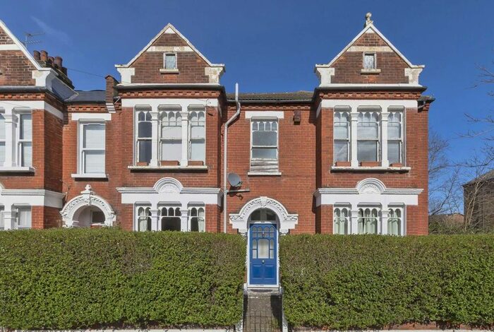 2 Bedroom Flat To Rent In Elmfield Road, London, SW17