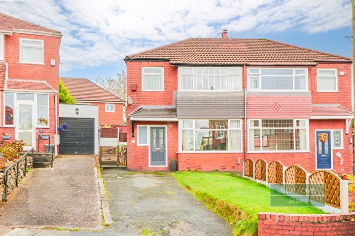 3 Bedroom Semi Detached House For Sale In Towncroft Avenue, Middleton, Manchester, M24